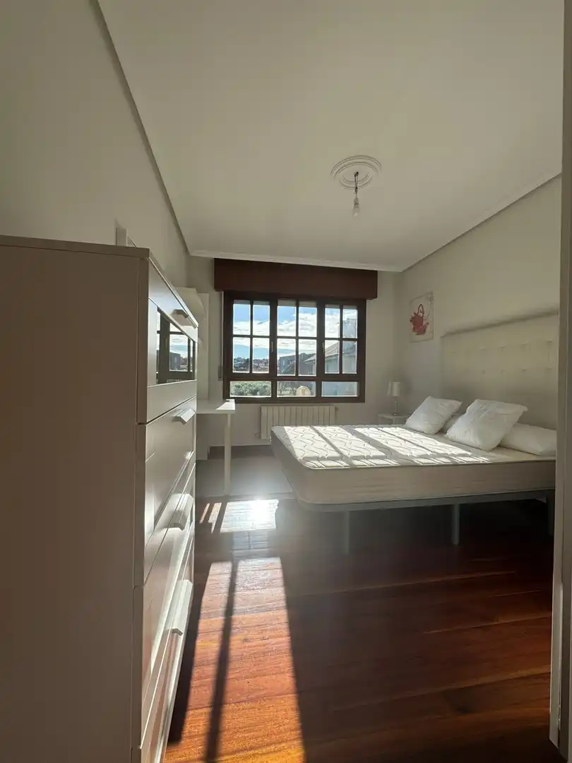 Dormitori de Casa adosada en venda en Polanco amb Calefacció, Jardí privat i Parquet