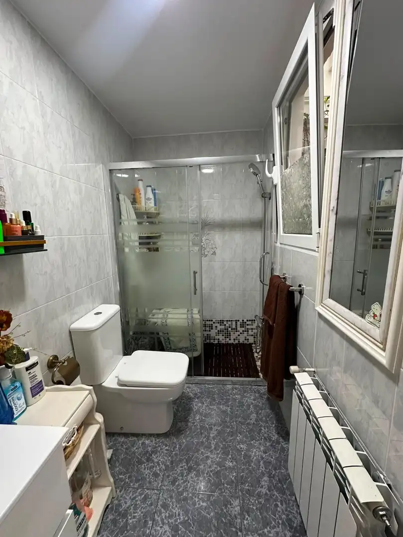 Bathroom of Houses for sale in Sabadell