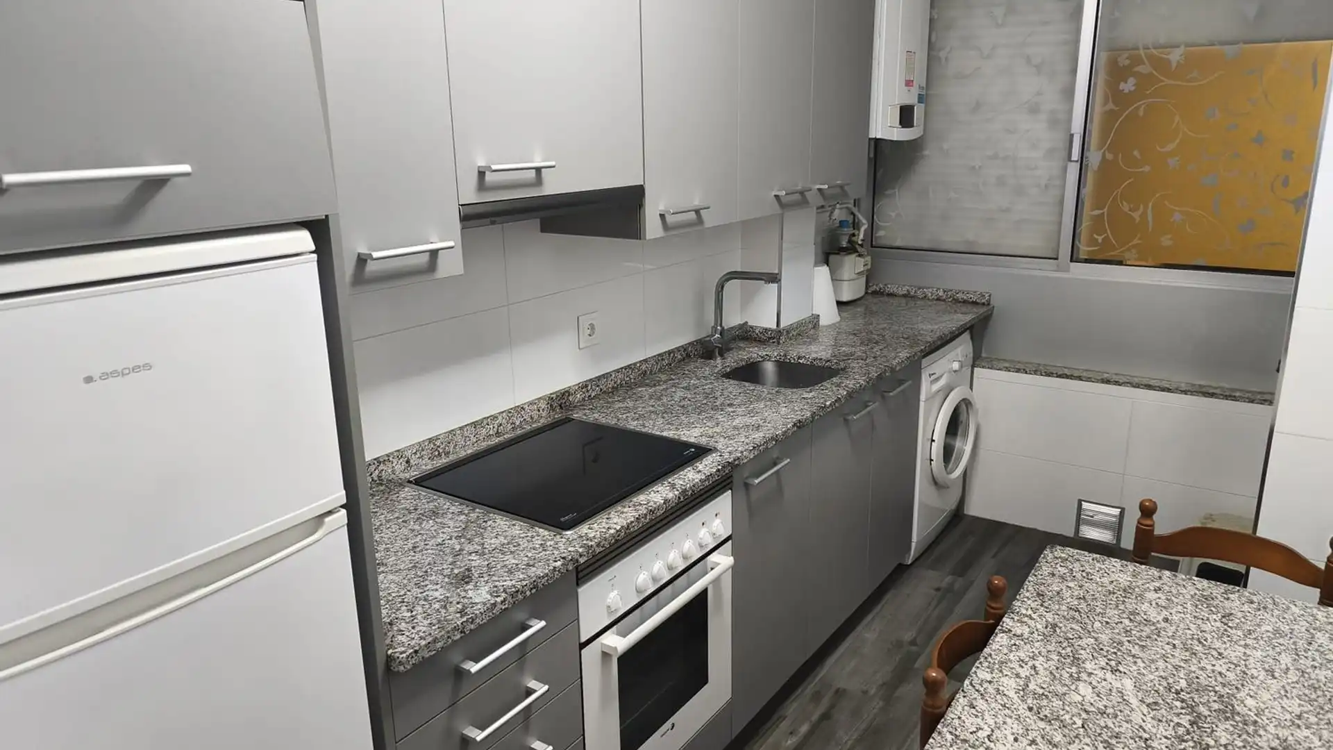 Cocina de Piso en venta en Ourense Capital  con Calefacción y Trastero