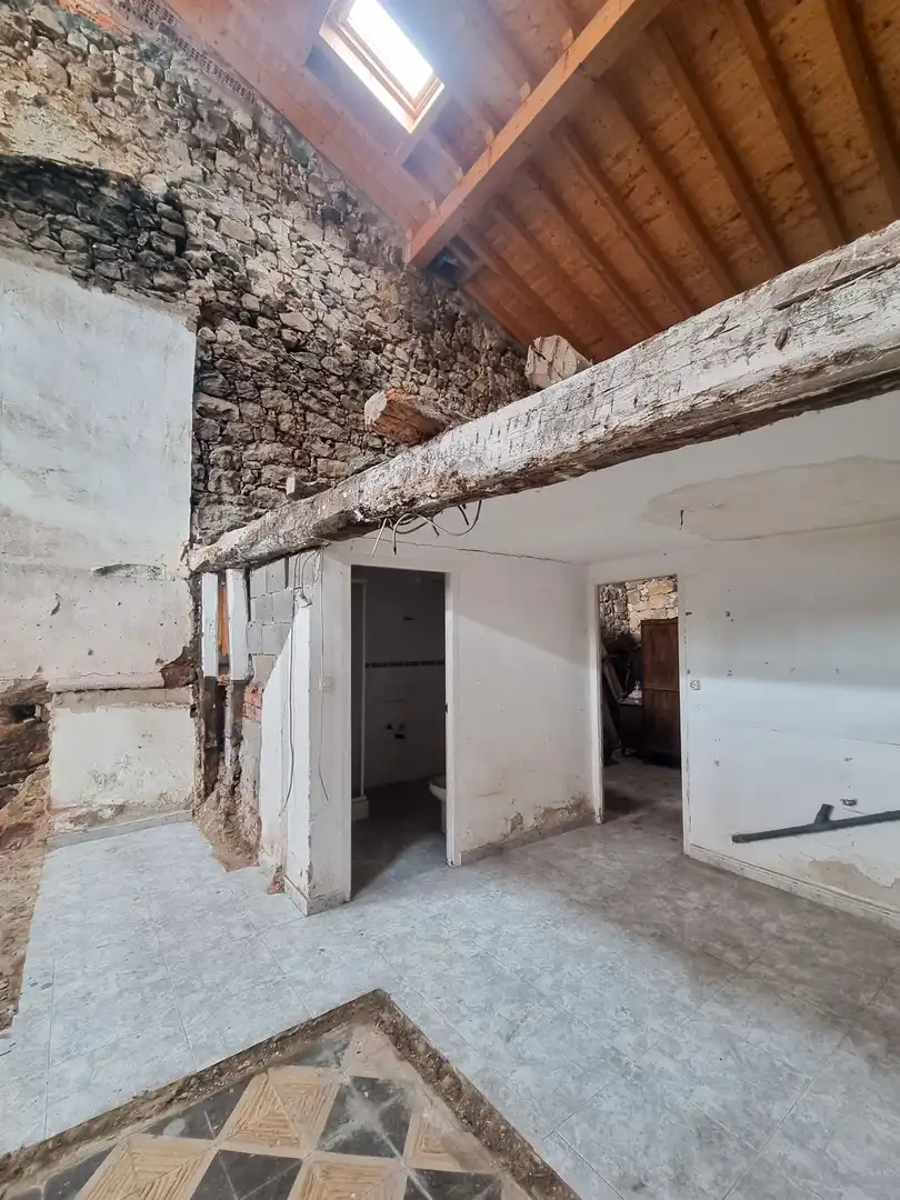 Houses for sale in Castañeda  with Private garden