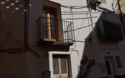 Vista exterior de Casa o xalet en venda en Flix amb Terrassa, Traster i Balcó