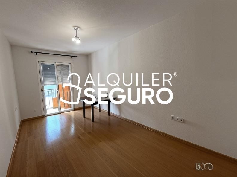 Exterior view of Flat to rent in  Madrid Capital  with Heating and Terrace