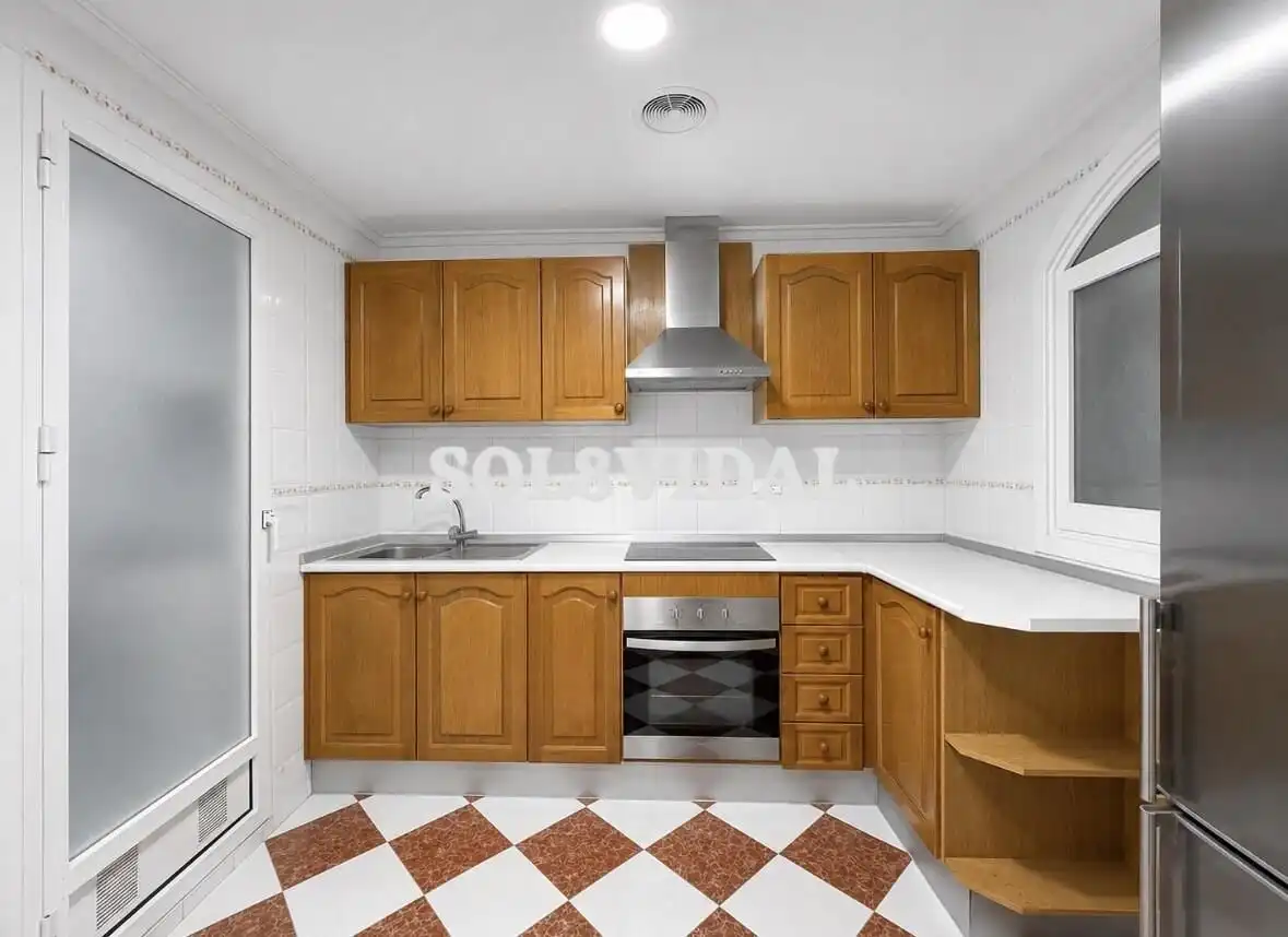 Cocina de Piso de alquiler en Orihuela con Calefacción, Amueblado y Balcón