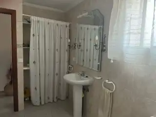 Bany de Finca rústica en venda en Les Coves de Vinromà amb Moblat