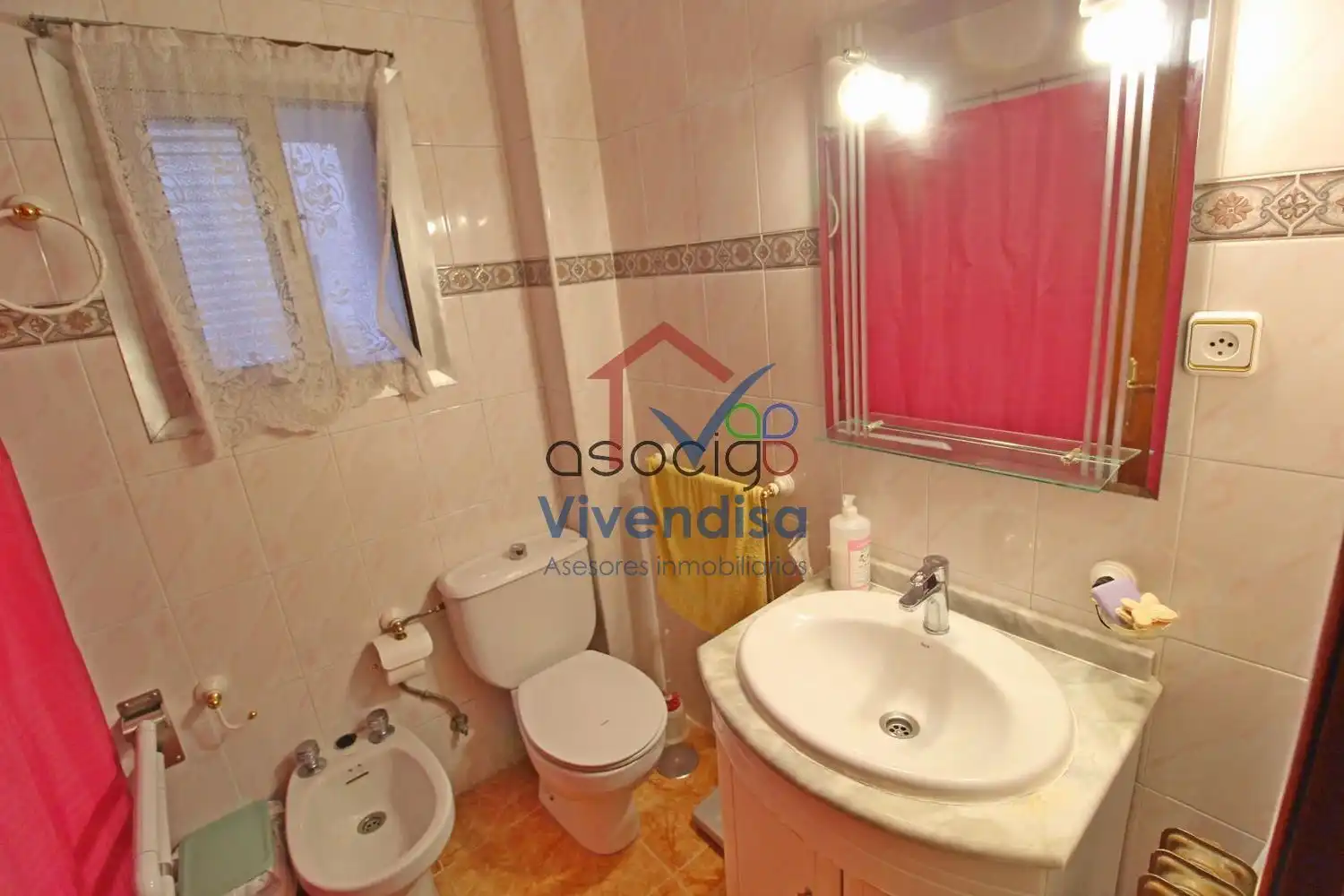 Bathroom of Flat for sale in Guadalajara  with Heating, Terrace and Furnished