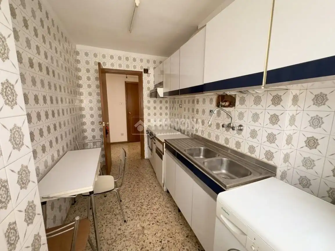 Cocina de Piso en venta en Zaragoza con Calefacción, Terraza y Balcón