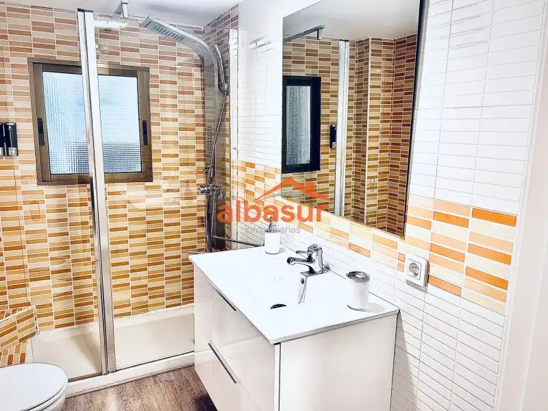 Bathroom of Flat for sale in Córdoba  with Air Conditioner, Heating and Terrace