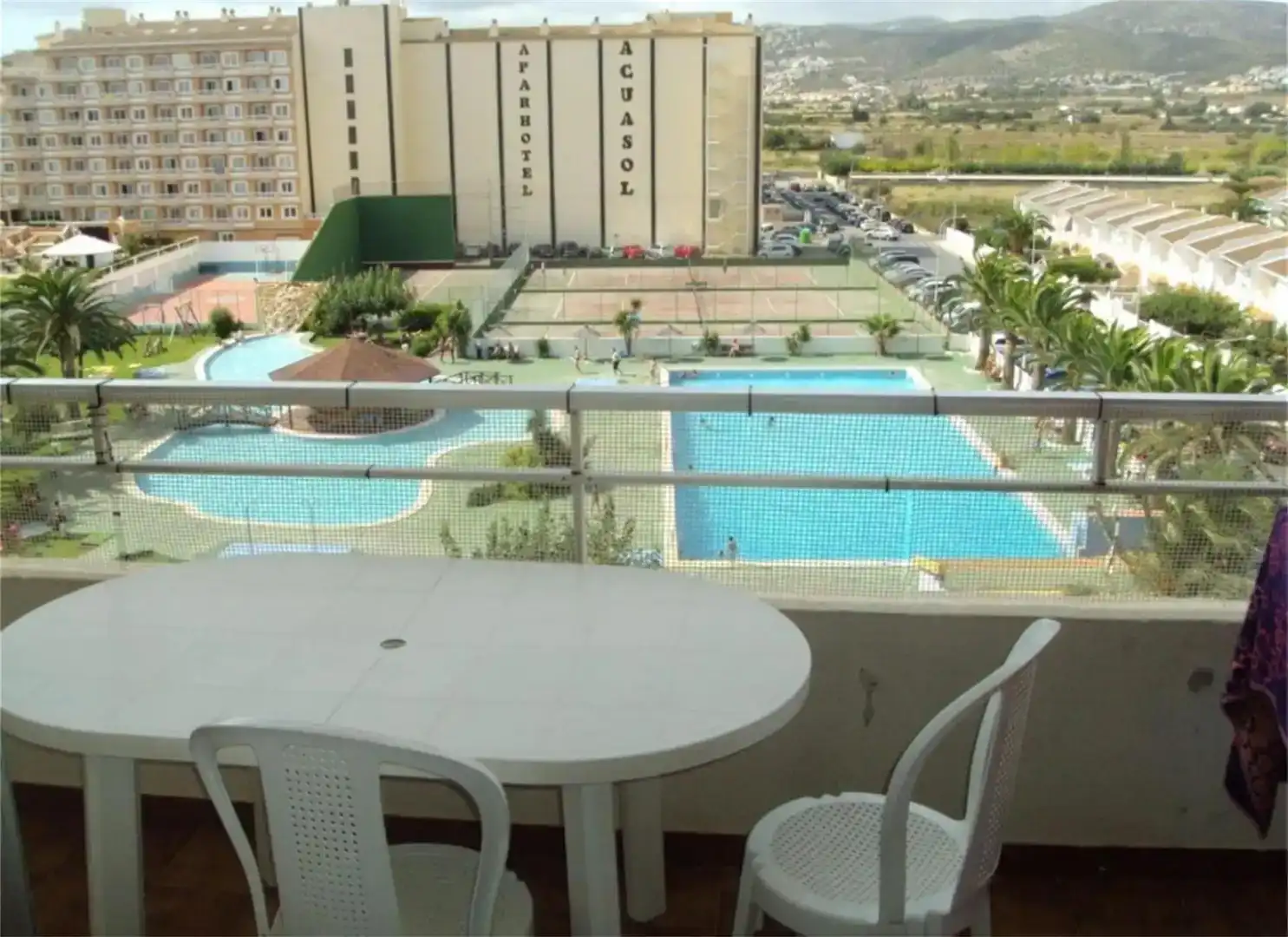 Swimming pool of Study for rent in Peñíscola / Peníscola  with Air Conditioner, Furnished and Washing machine