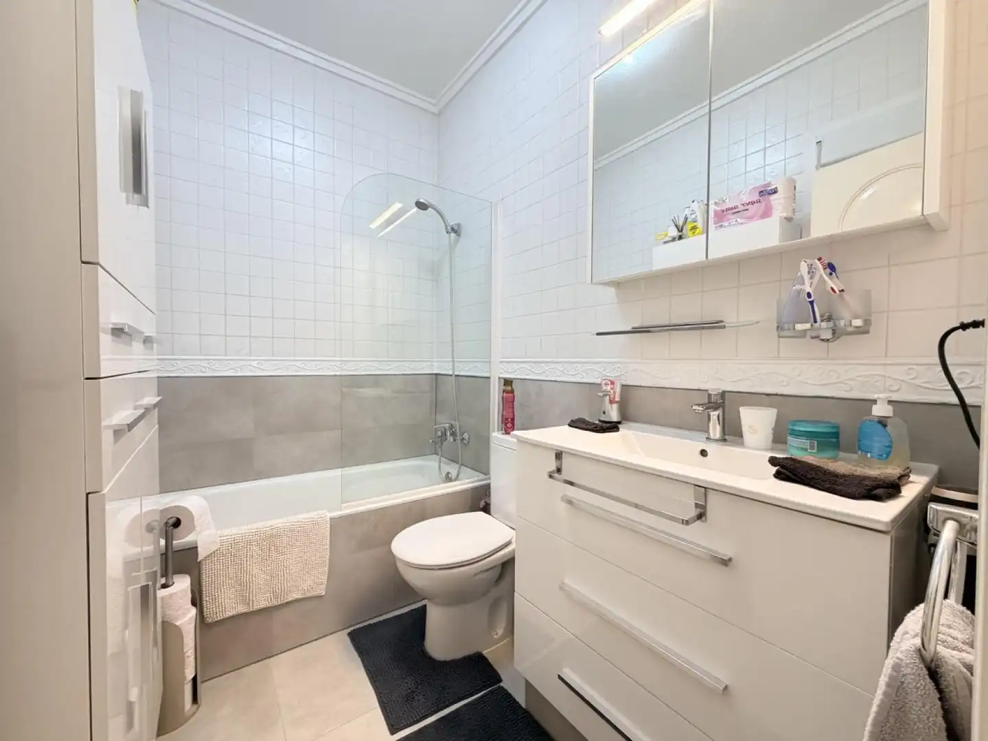Badezimmer von Einfamilien-Reihenhaus zum Verkauf in Zaragoza