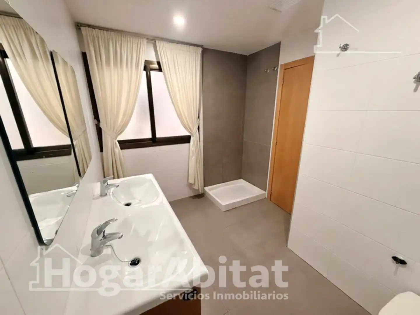 Bathroom of Flat for sale in Montserrat  with Air Conditioner, Heating and Terrace