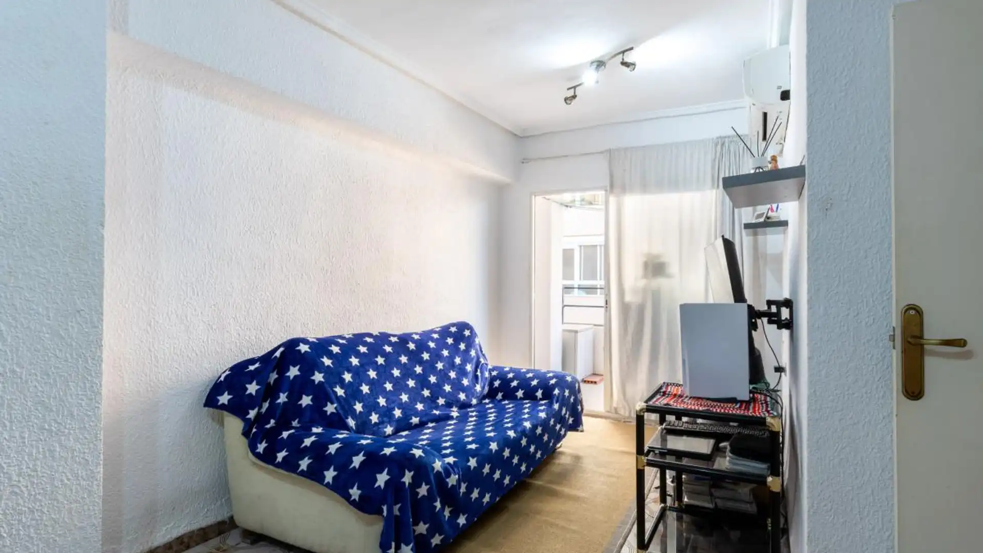 Bedroom of Flat for sale in  Valencia Capital  with Air Conditioner and Heating