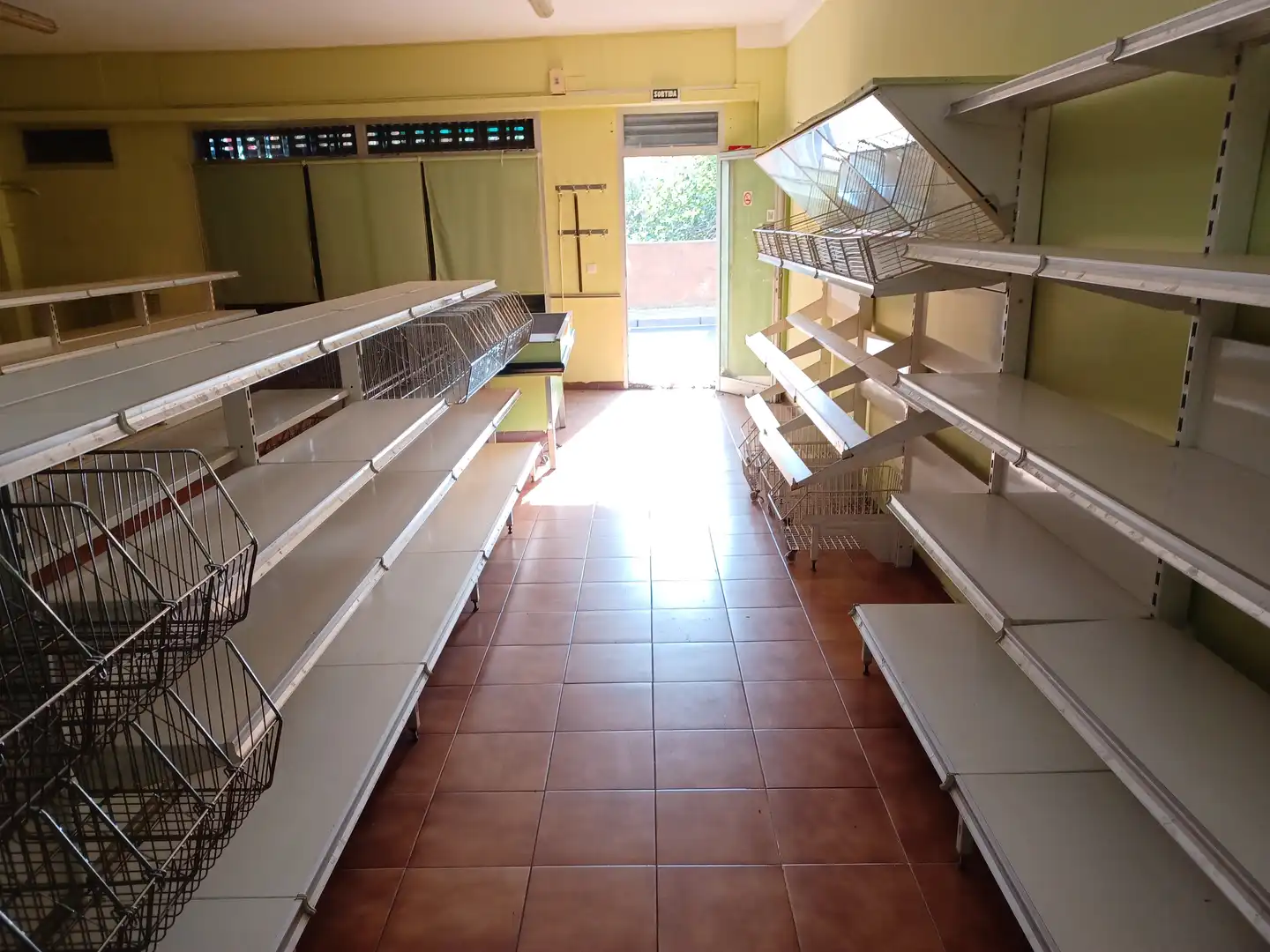 Local en venta en Colera