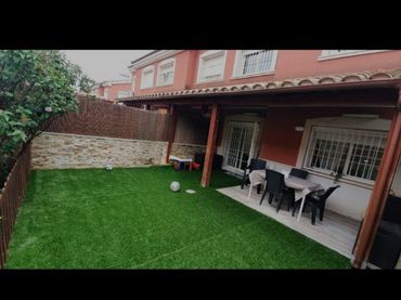 Adossat amb piscina en venda a Carrer de la Tanzanita