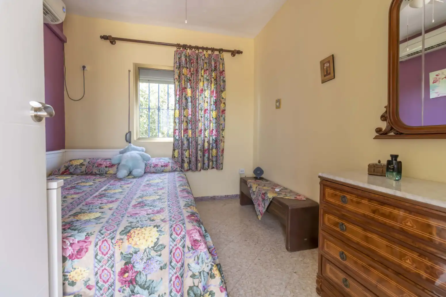 Schlafzimmer von Haus oder Chalet zum Verkauf in Espartinas mit Klimaanlage, Terrasse und Schwimmbad