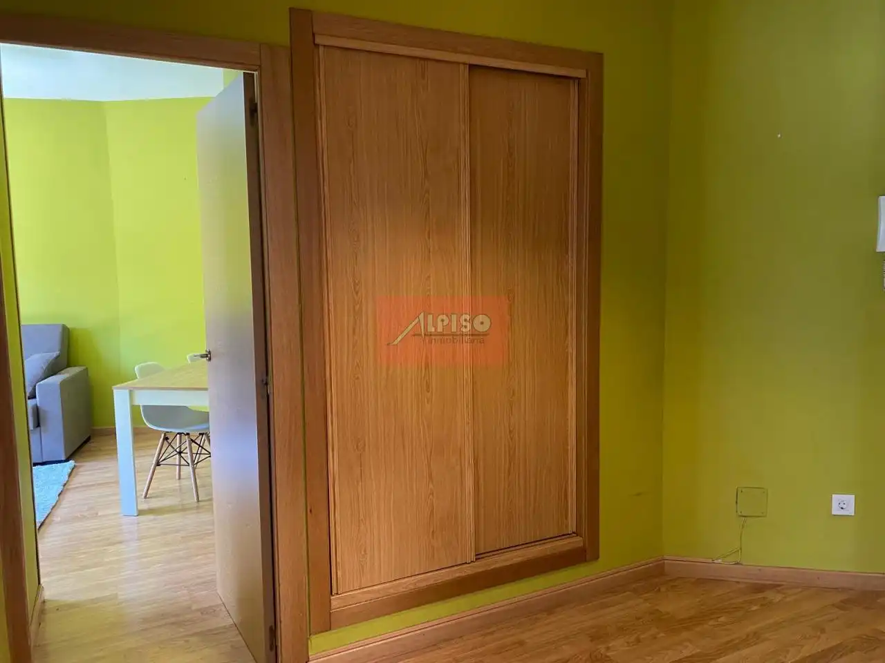 Habitación de Apartamento de alquiler en Ourense Capital  con Calefacción y Parquet