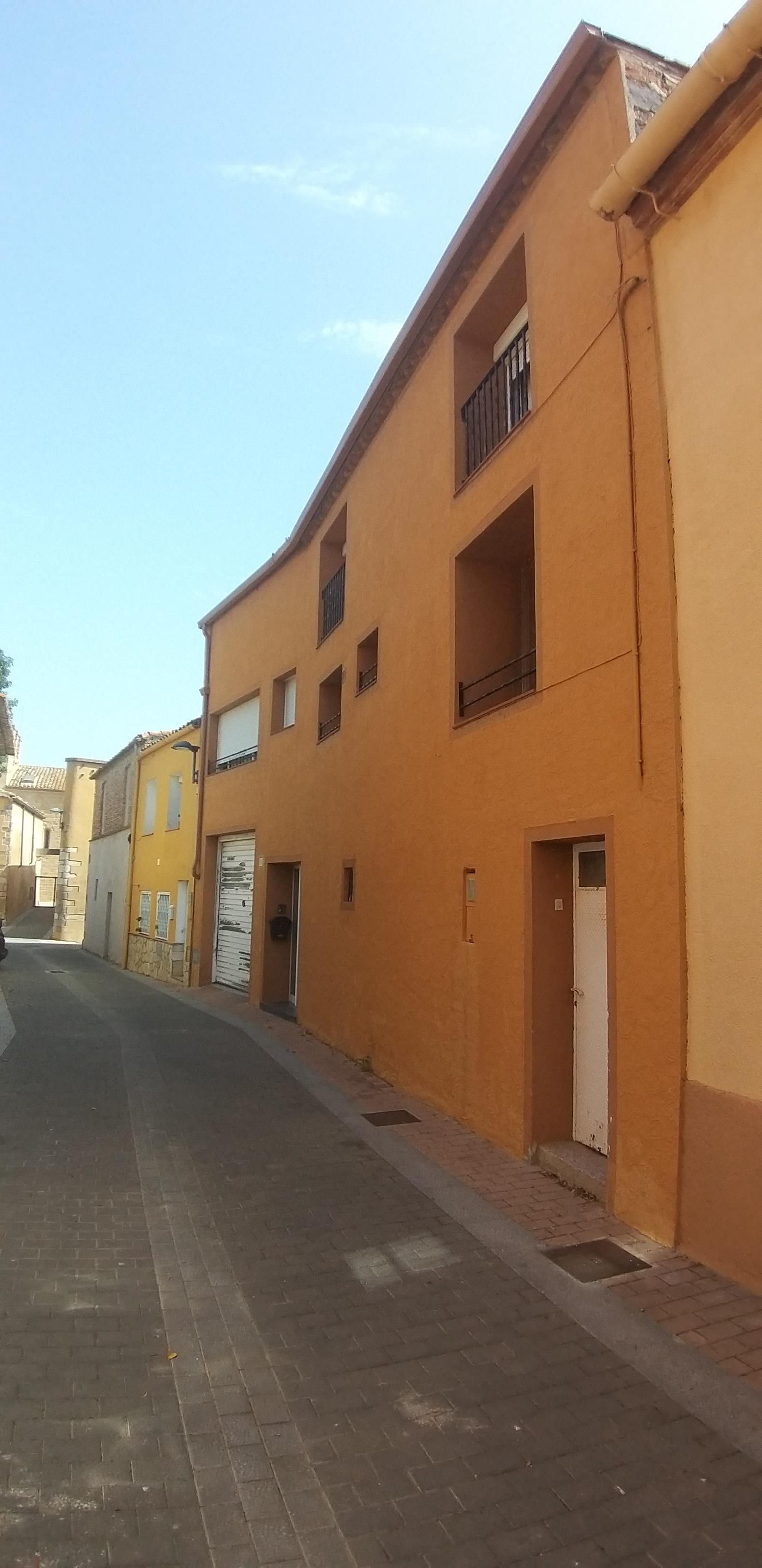 Vista exterior de Casa adosada en venda en Vilamalla amb Aire condicionat, Terrassa i Traster