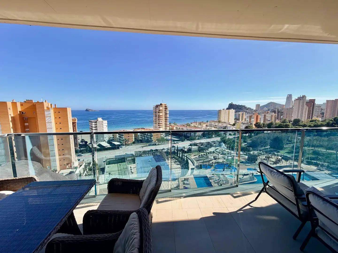 Apartment with pool for sale in Playa de Poniente, imagen 3