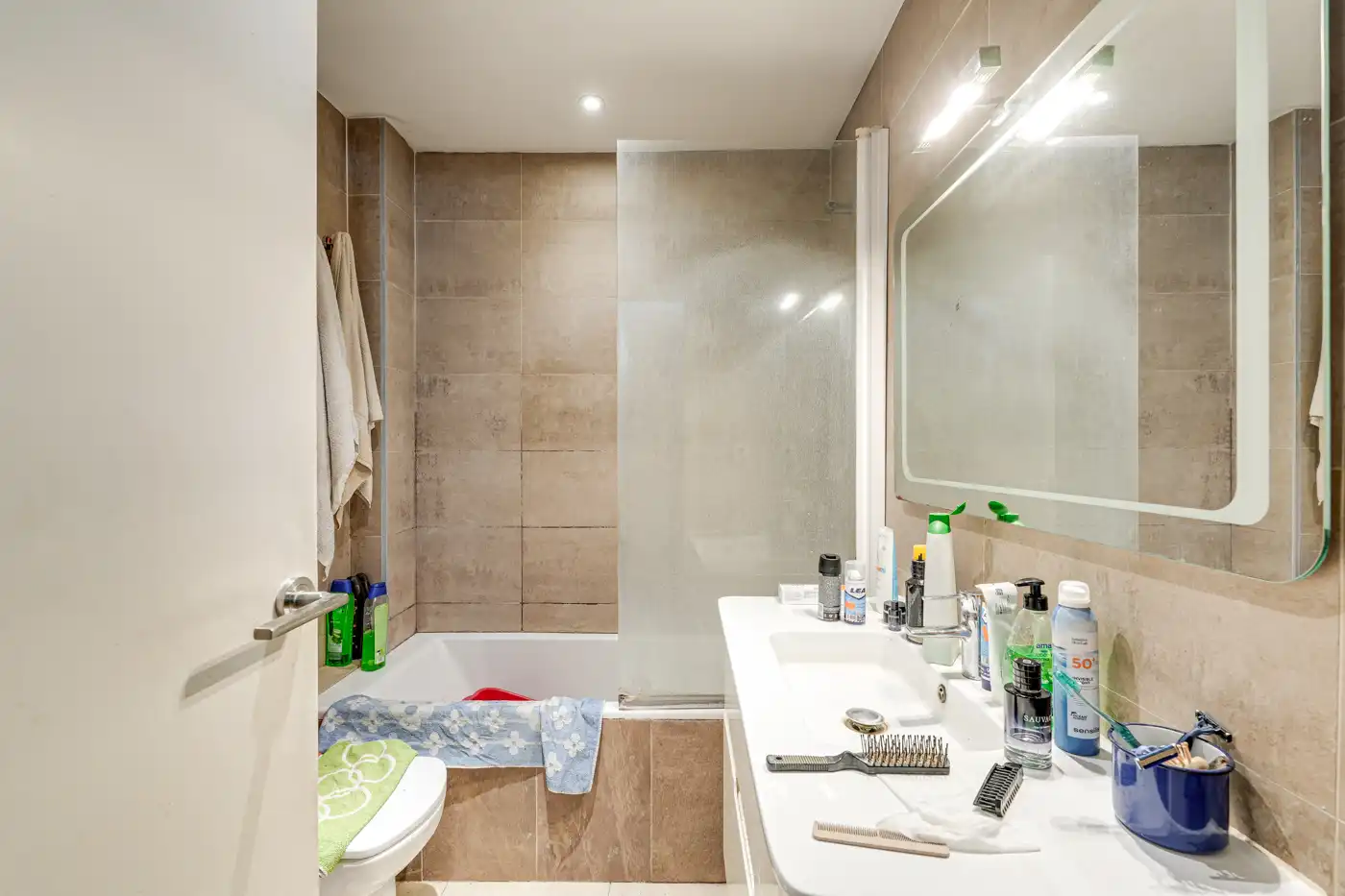Bathroom of Flat for sale in Terrassa  with Terrace and Furnished