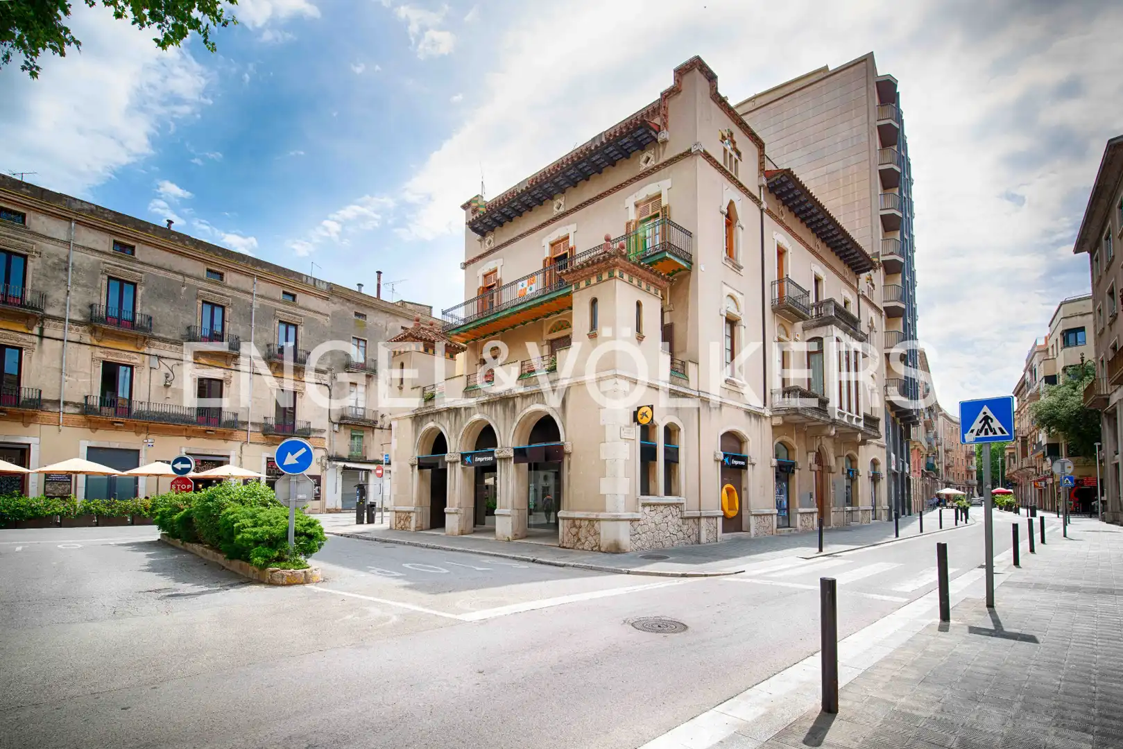 Vista exterior de Piso en venta en Figueres con Calefacción y Balcón