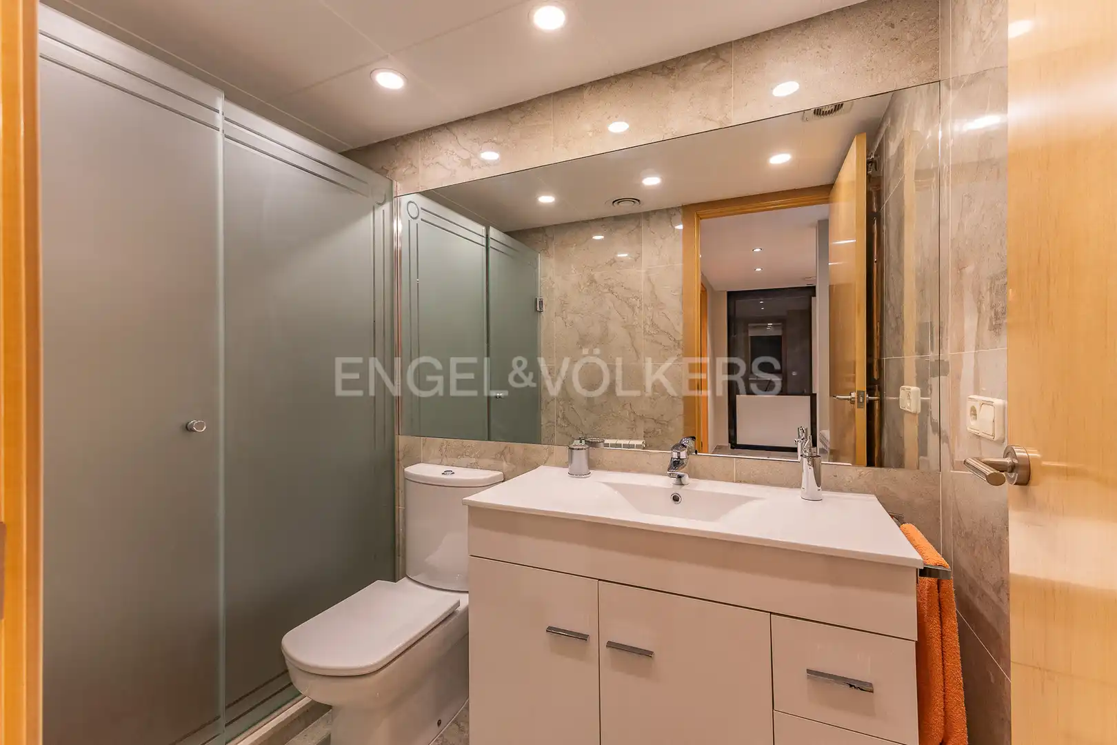 Bathroom of Duplexes for rent in Mataró  with Air Conditioner, Heating and Parquet flooring