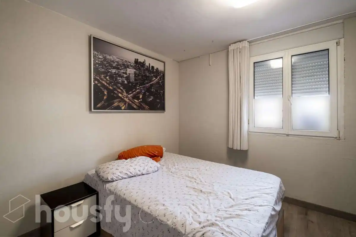 Habitación de Piso en venta en Santa Perpètua de Mogoda con Balcón