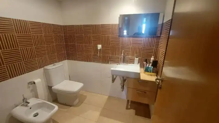 Bathroom of Flat for rent in Valencia  with Air Conditioner, Heating and Furnished