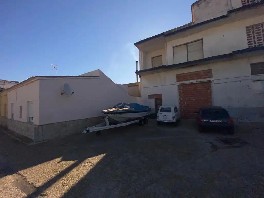 Casa o chalet en venta en C/ Julio Romero de Torre, Deltebre