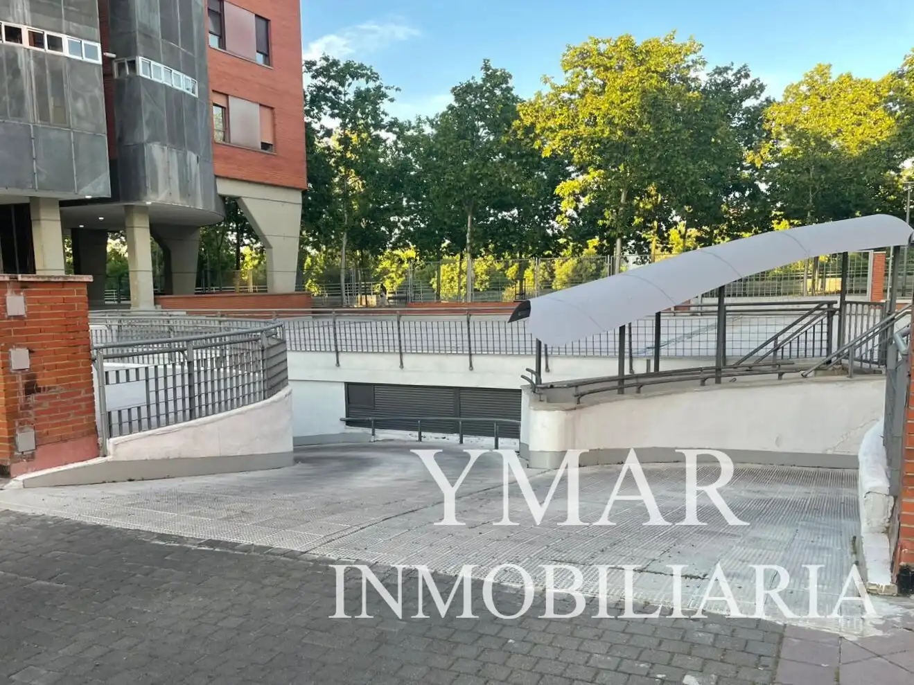 Exterior view of Attic for sale in Fuenlabrada  with Heating, Terrace and Storage room