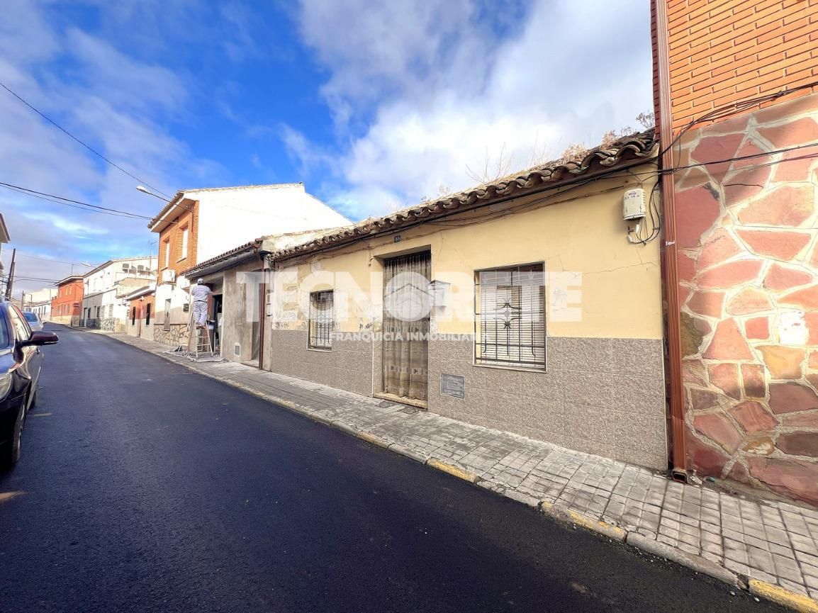 Vista exterior de Casa o chalet en venta en Consuegra con Jardín privado