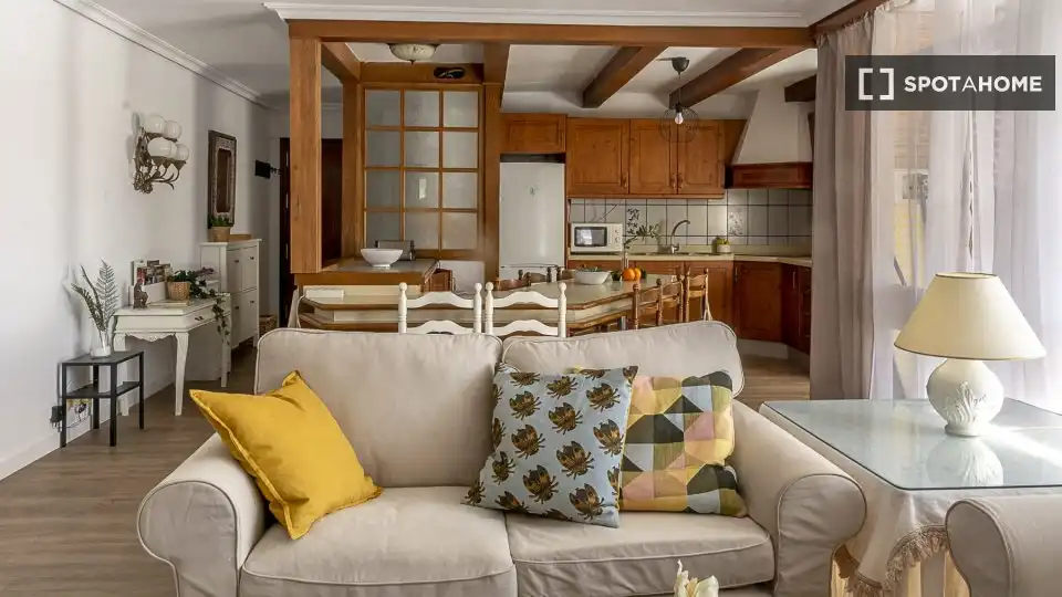 Habitación en El Plantinar – Avda. La Paz - El Juncal
