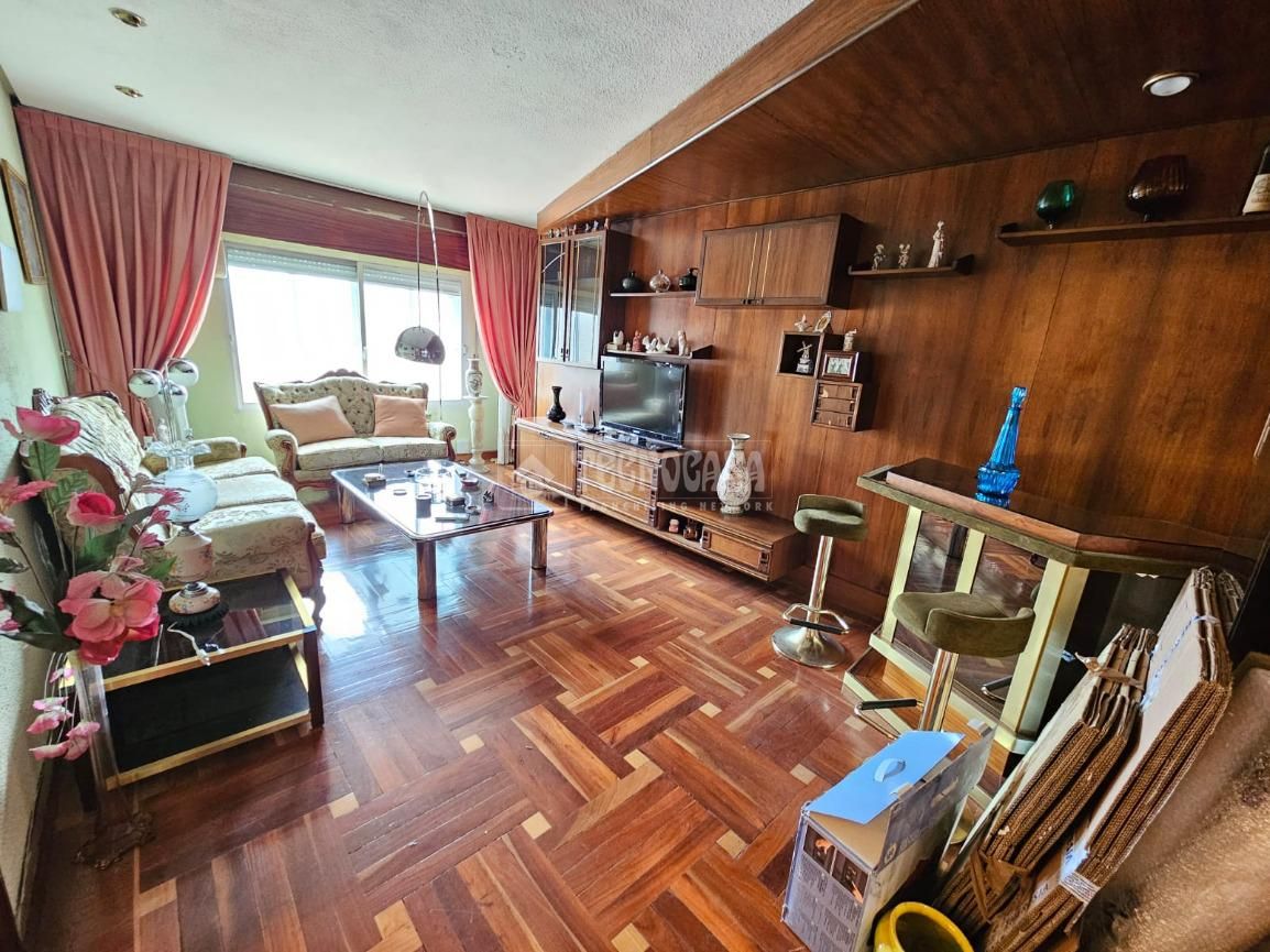 Living room of Flat for sale in  Madrid Capital