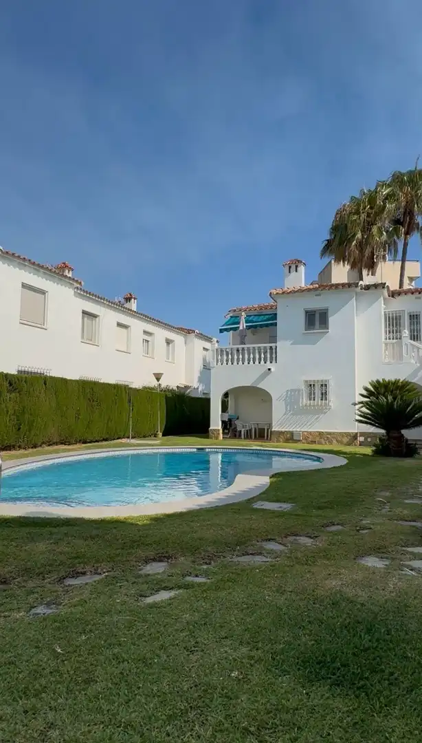 Vista exterior de Apartament en venda en Oliva