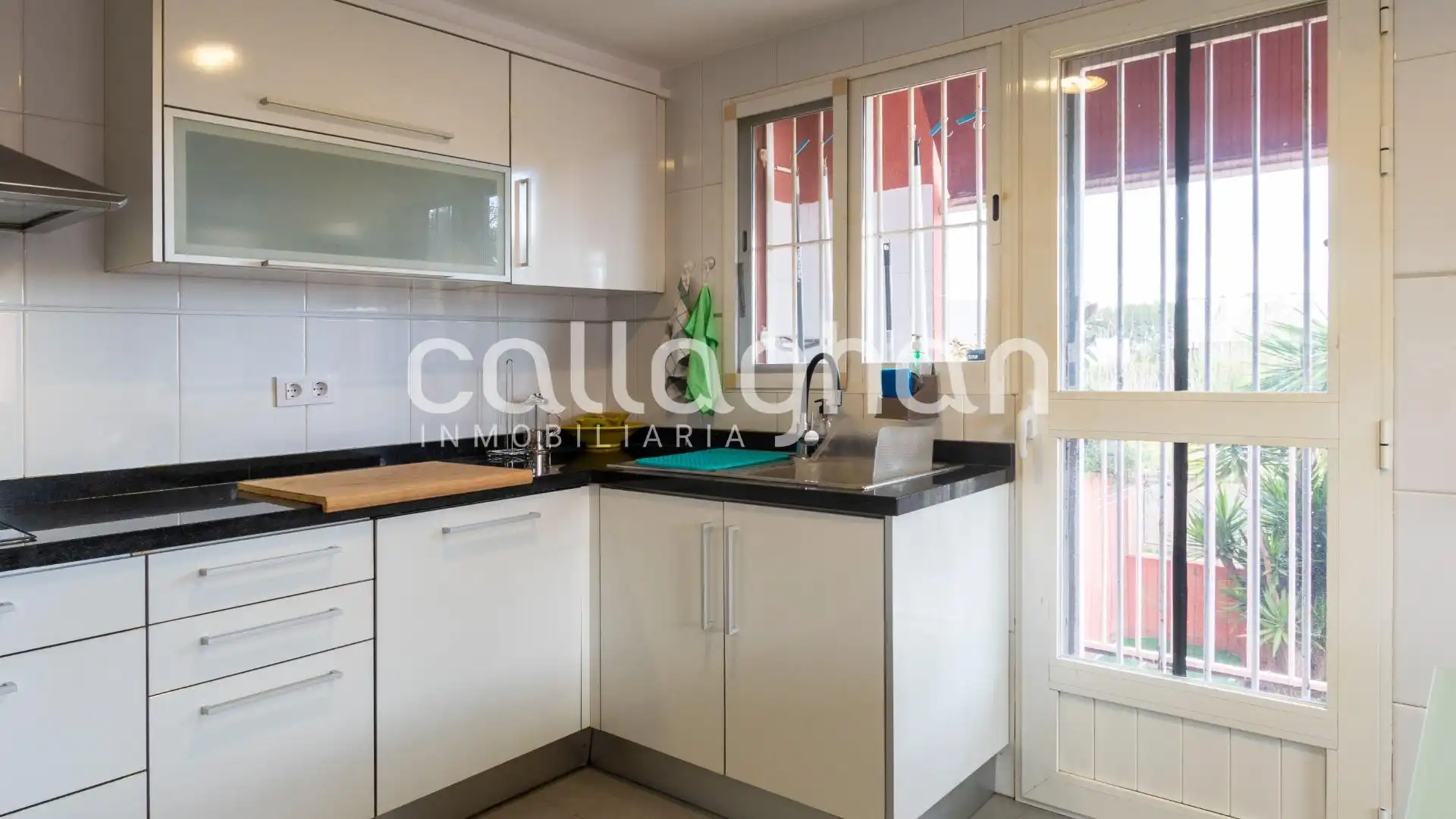 Cocina de Casa adosada en venta en El Real de Gandia con Aire acondicionado, Calefacción y Piscina