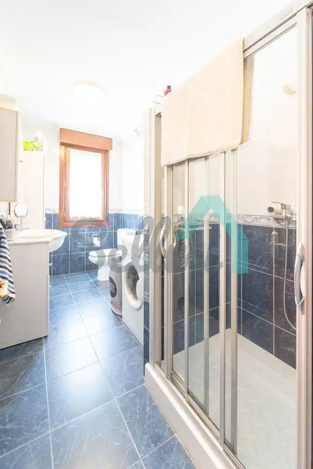 Bathroom of Ground floor for sale in Tapia de Casariego  with Heating, Parquet flooring and Terrace