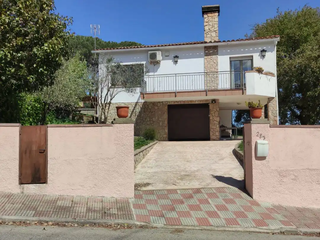 Casa con piscina en venta en Països Catalans 237, imagen 2