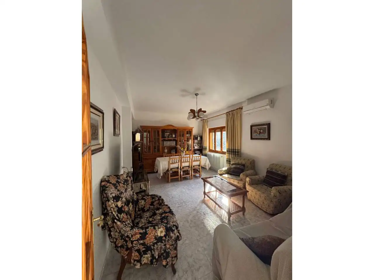 Sala de estar de Casa o chalet en venta en Baza con Calefacción y Amueblado