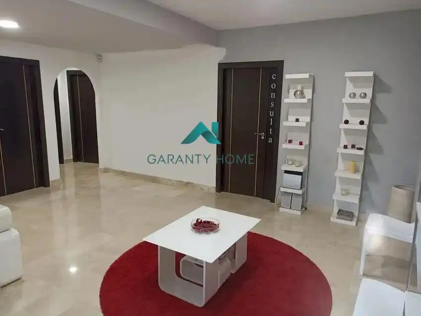 Office for rent in Estepona  with Air Conditioner