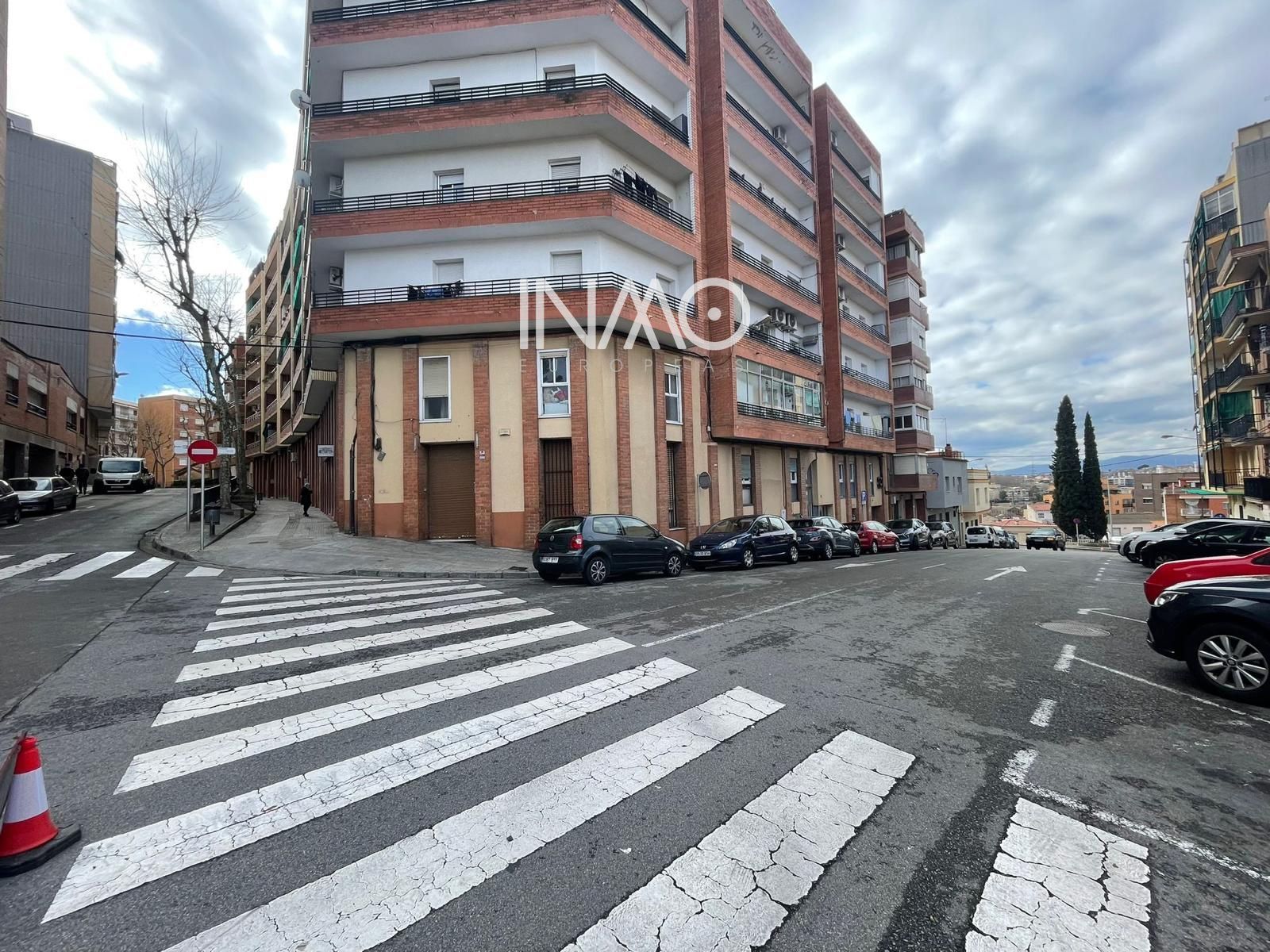 Vista exterior de Local de lloguer en Rubí