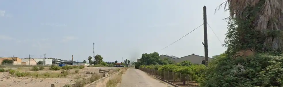 Terreny industrial en venda en Carcaixent
