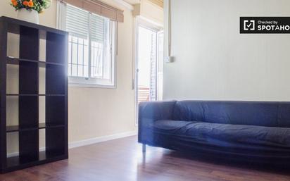 Living room of Flat to rent in  Madrid Capital  with Air Conditioner and Balcony