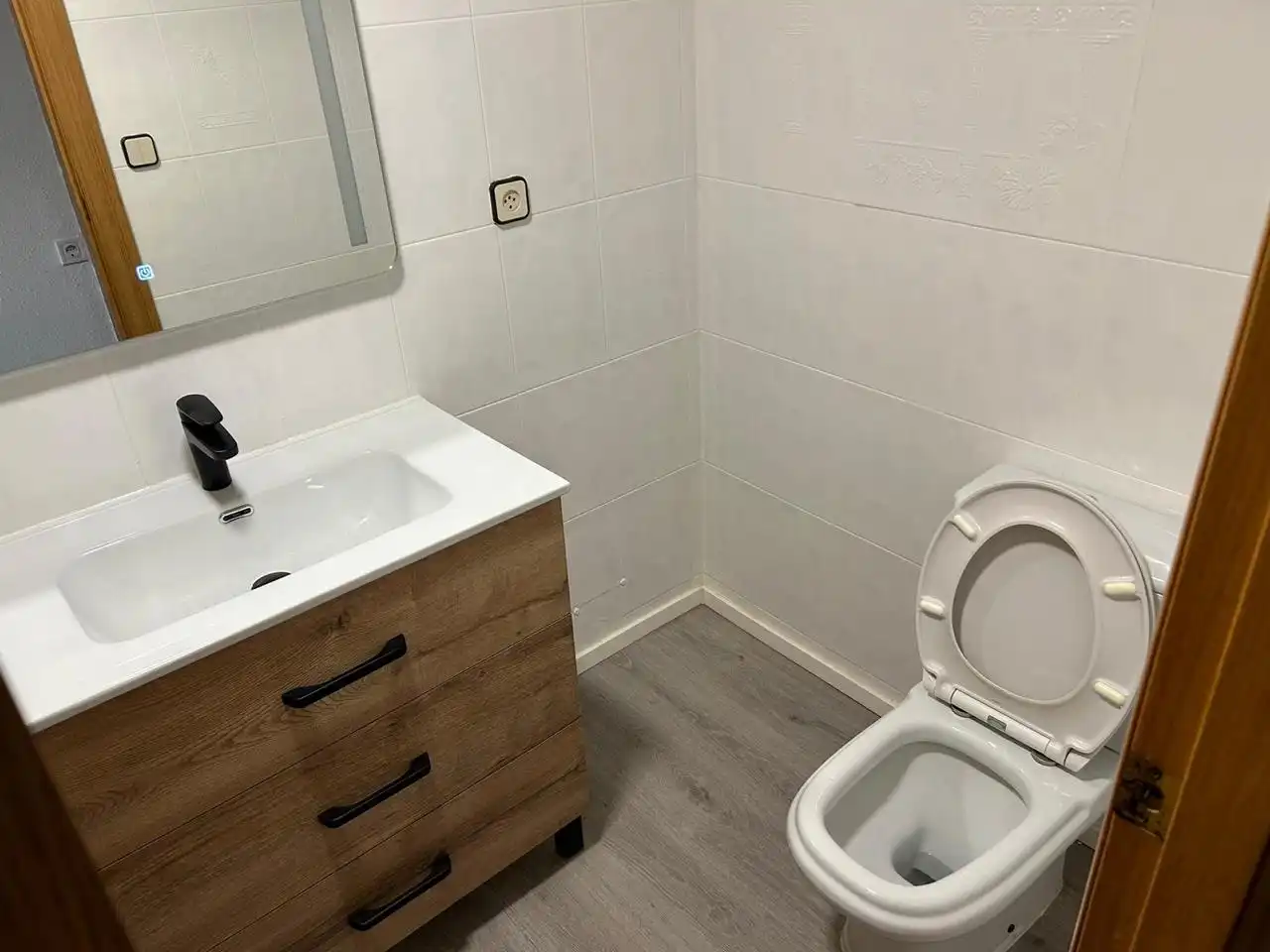 Badezimmer von Wohnung zum Verkauf in Santa Perpètua de Mogoda mit Heizung, Möbliert und Balkon
