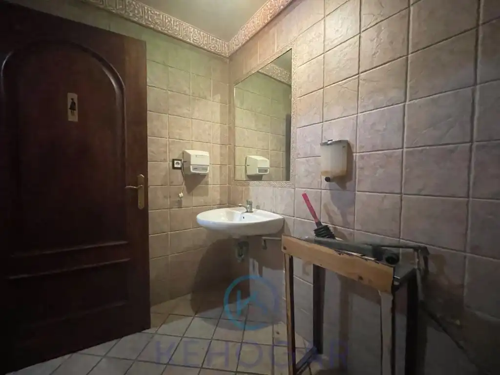 Badezimmer von Geschaftsraum zum Verkauf in Montequinto