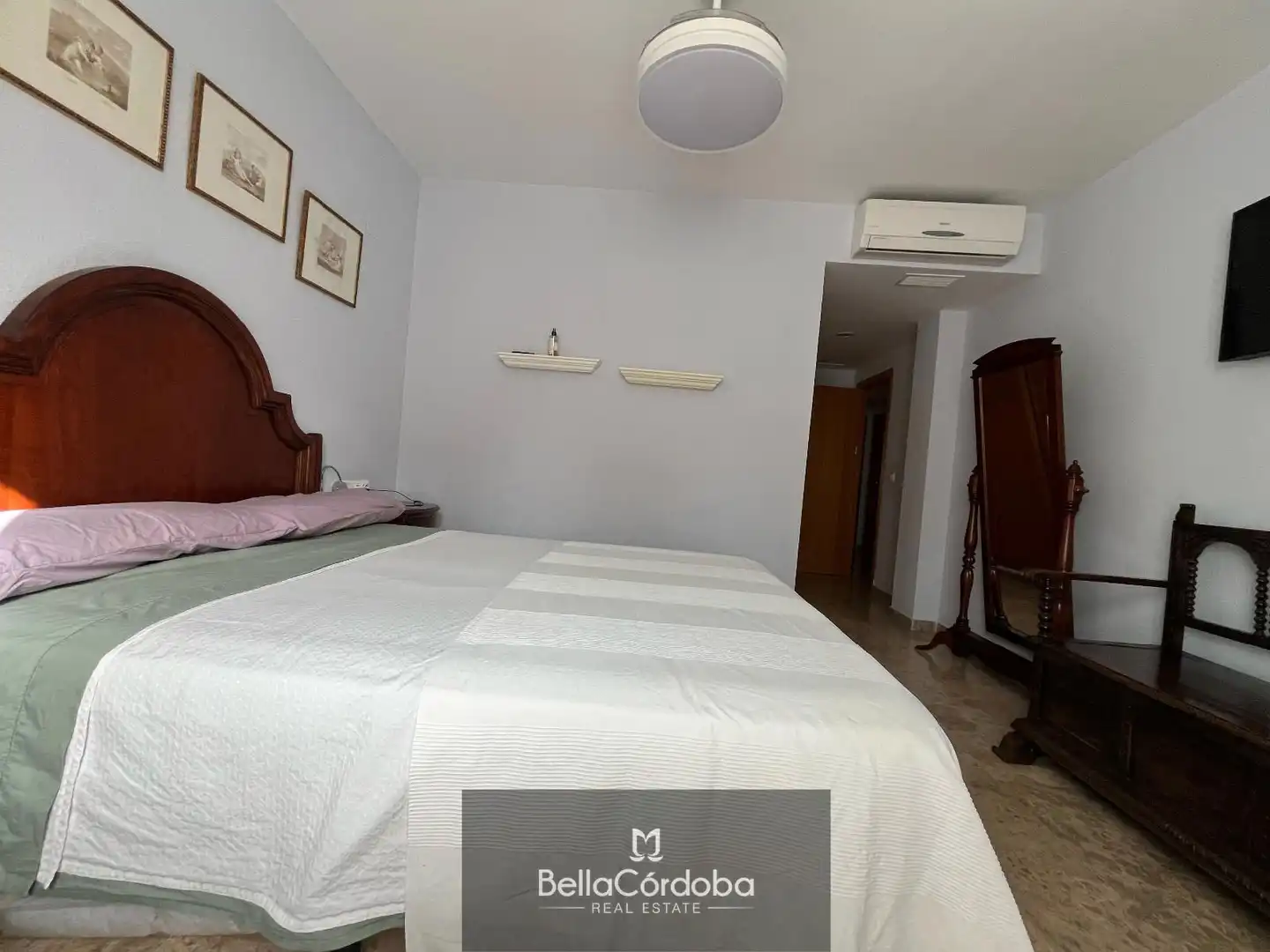 Dormitori de Casa adosada en venda en Córdoba amb Aire condicionat, Traster i Piscina