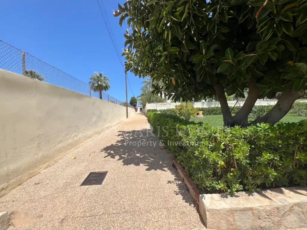 Außenansicht von Wohnung zum Verkauf in Dénia mit Klimaanlage, Privatgarten und Terrasse