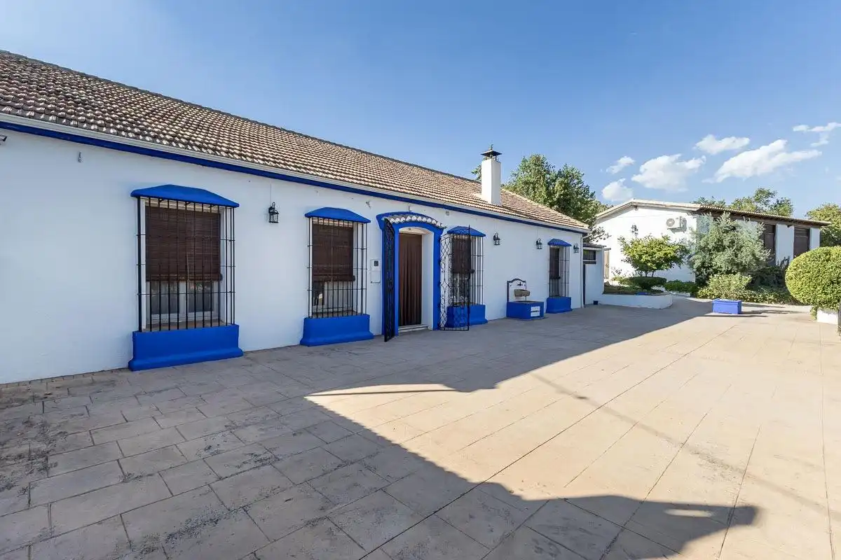 Detached house with pool for sale in Polígono Íllora, imagen 4