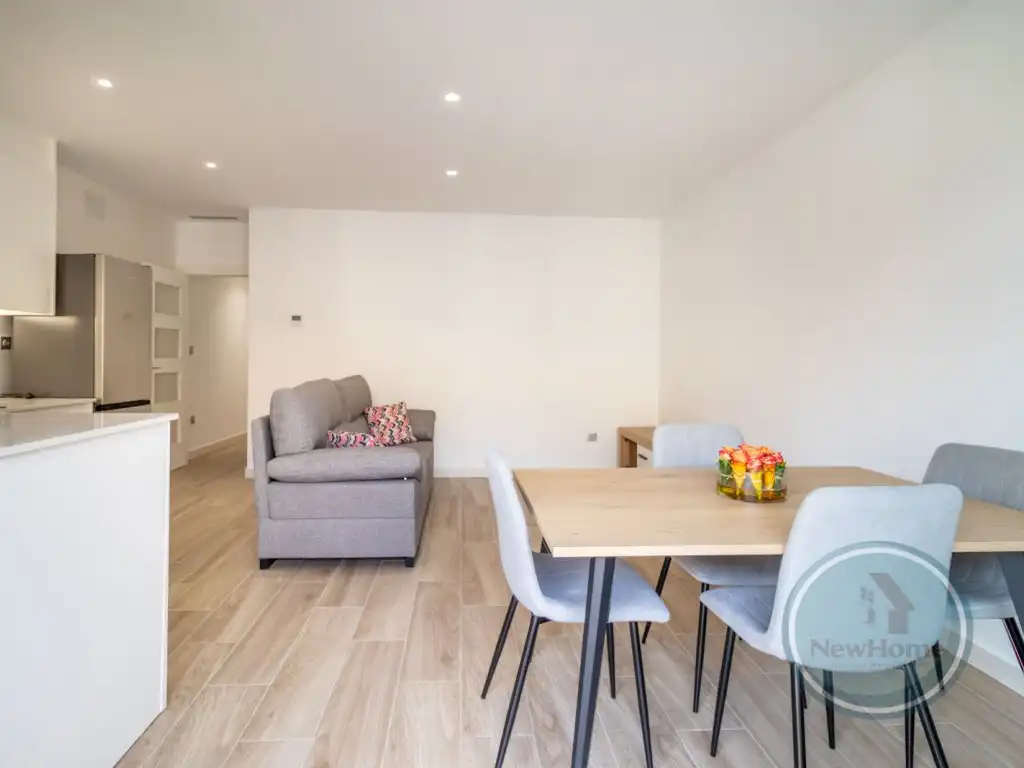 Sala de estar de Piso de alquiler en Elche / Elx con Aire acondicionado, Terraza y Piscina comunitaria