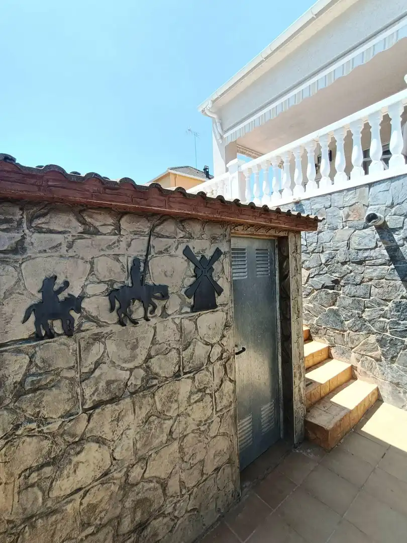 Vista exterior de Casa o chalet en venta en Olèrdola con Aire acondicionado, Calefacción y Jardín privado