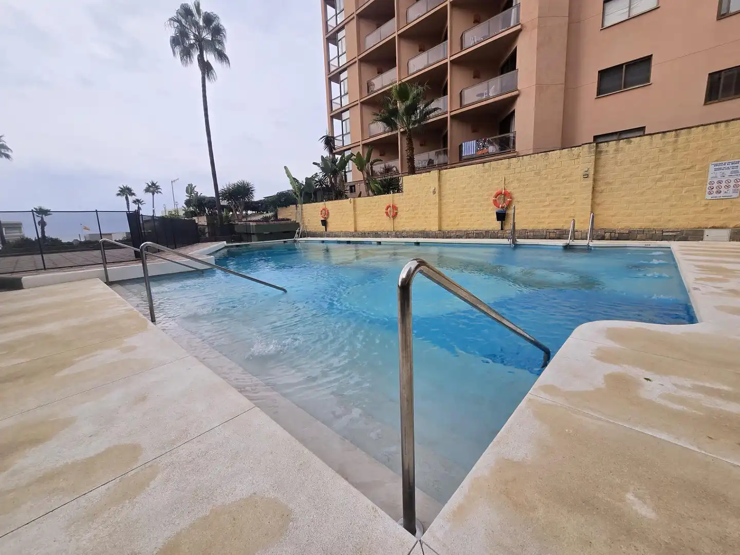 Piscina de Pis de lloguer en La Carihuela - Los Nidos