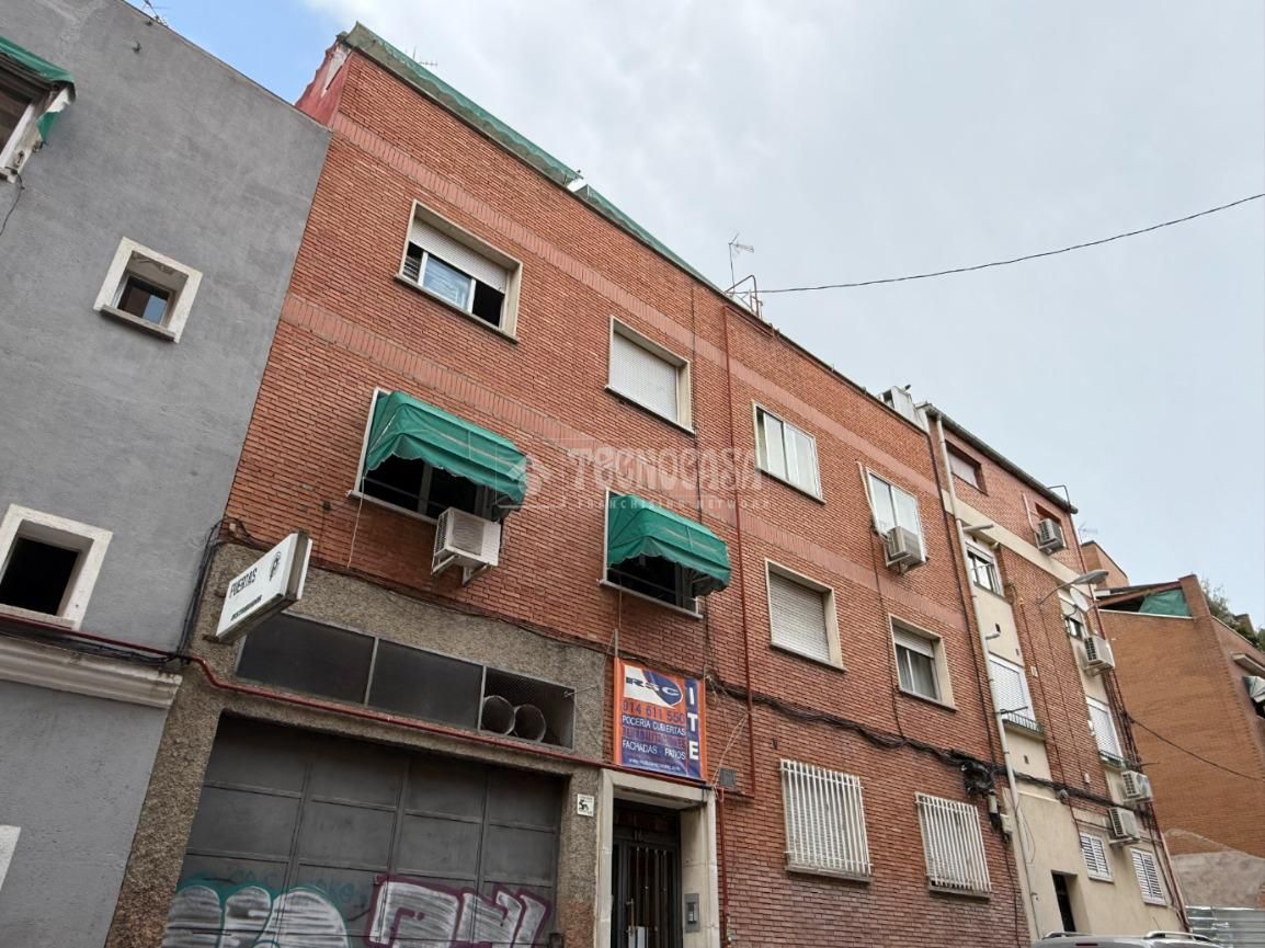 Exterior view of Flat for sale in  Madrid Capital  with Balcony