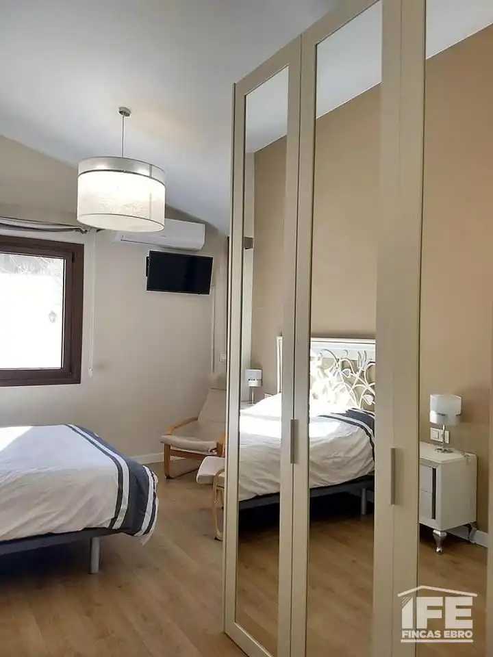 Dormitori de Casa o xalet en venda en Alagón amb Aire condicionat, Calefacció i Jardí privat